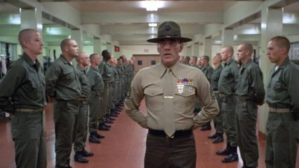 Full Metal Jacket: Un’Odissea Militare Piena di Risate e Lacrime